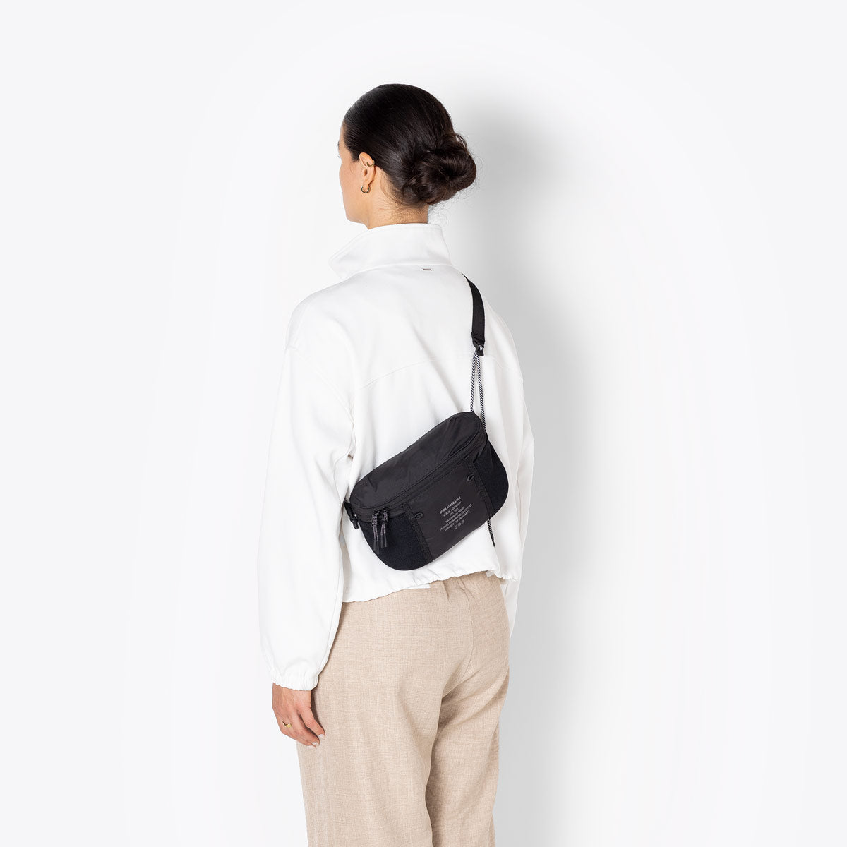 Jona Crossbody Bag - Black / Large
