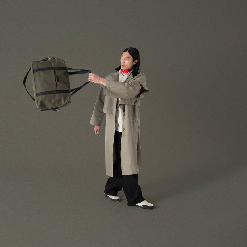 Nestor Weekender Bag in action